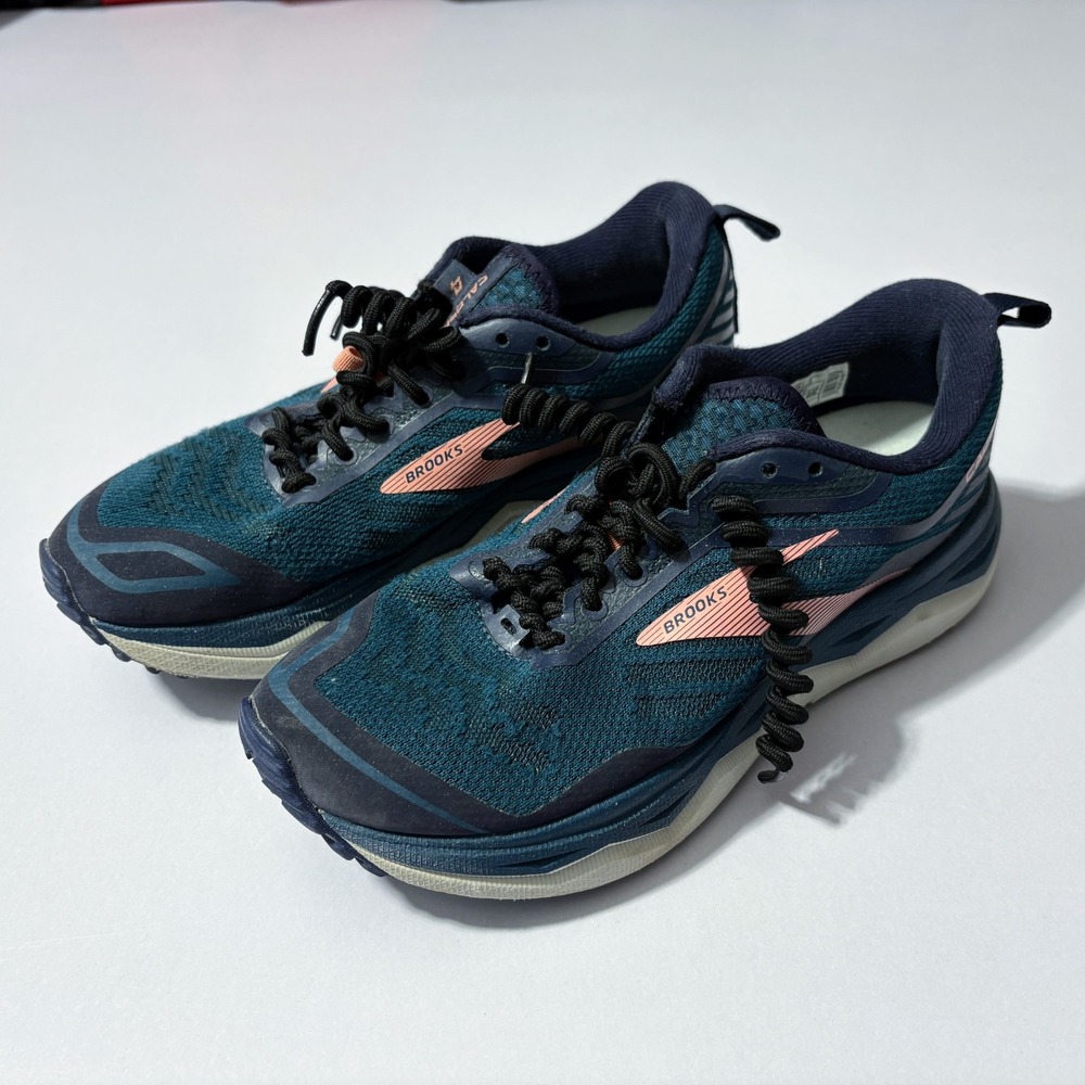 Brooks Running Shoes Caldera 4 Blue Pink Sneakers Curly Laces Size 6 B (Medium)